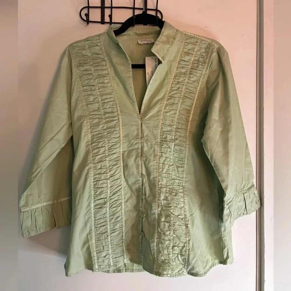 NWT Urban Wear Womens Cotton Ruched Front Split Sleeve Sz Sm‎ Sage Green Casual